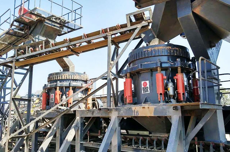 福建時產400噸玄武巖破碎生產客戶現場